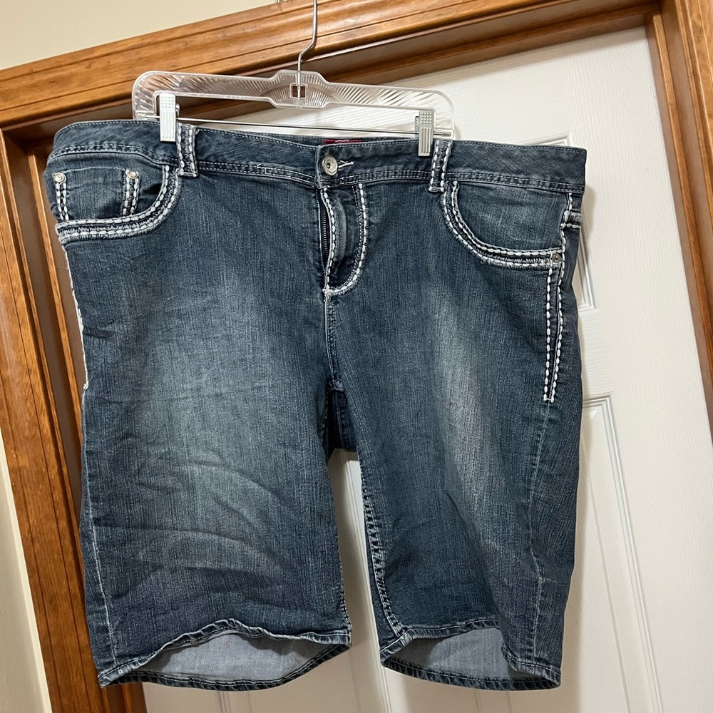 Vintage Torrid size 24 Bermuda shorts